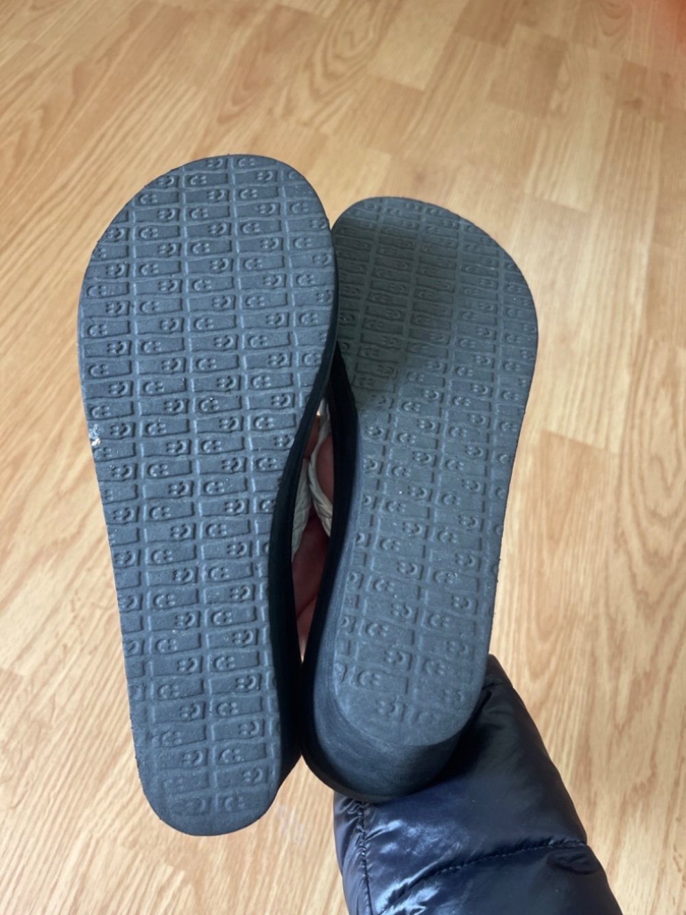 Sanuk Black Wedge w/ With Leather Braid Strap Slip On Thong Toe Sandals Size 8 - Picture 8 of 9